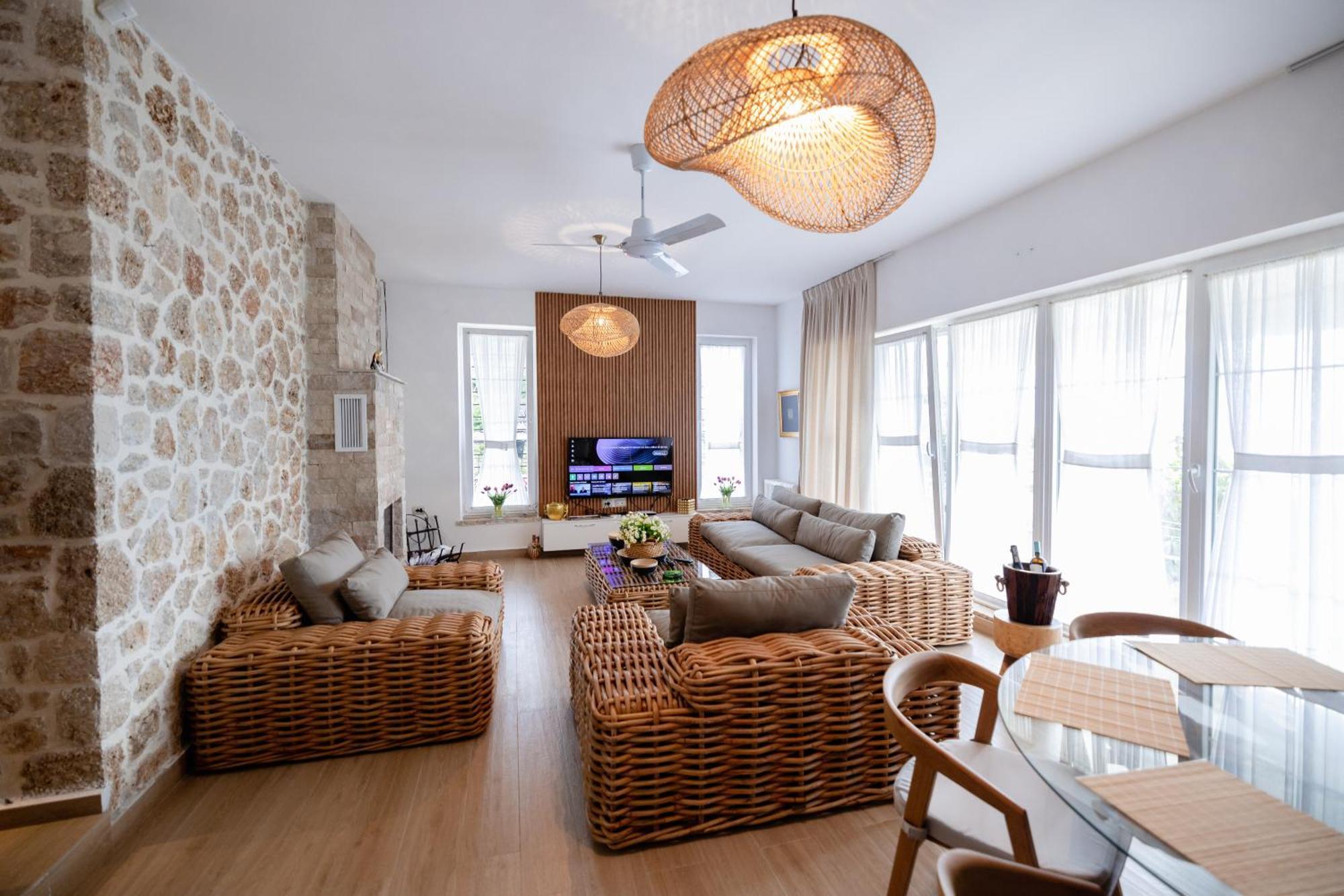 Agora Villa *
